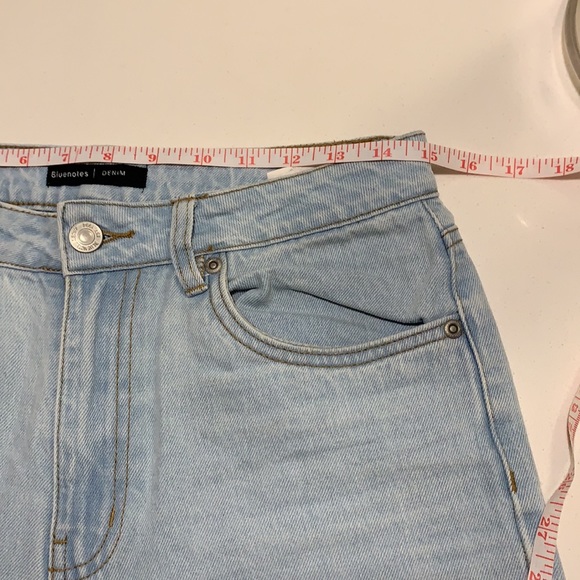 Light wash mom jeans - Picture 6 of 8